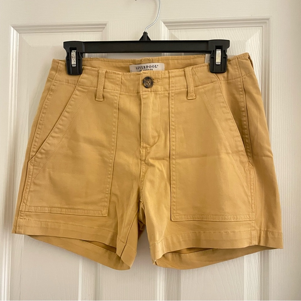 YELLOW SUMMER CARGO SHORTS